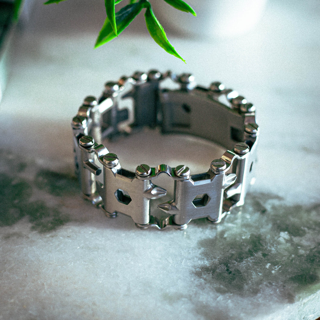 Multitool bracelet