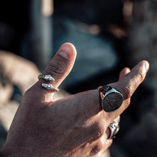 Cargar imagen en el visor de la galería, Anillo serpiente bicéfala de plata
